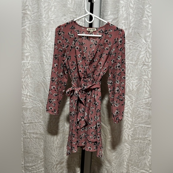 Inspired hearts size medium dress - Picture 1 of 4